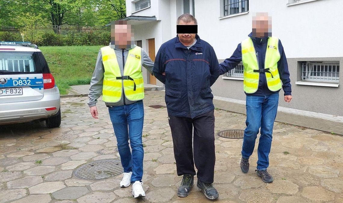 Śmiertelnie pobił partnerkę, a potem wezwał policję. Mówił, że znalazł ją martwą