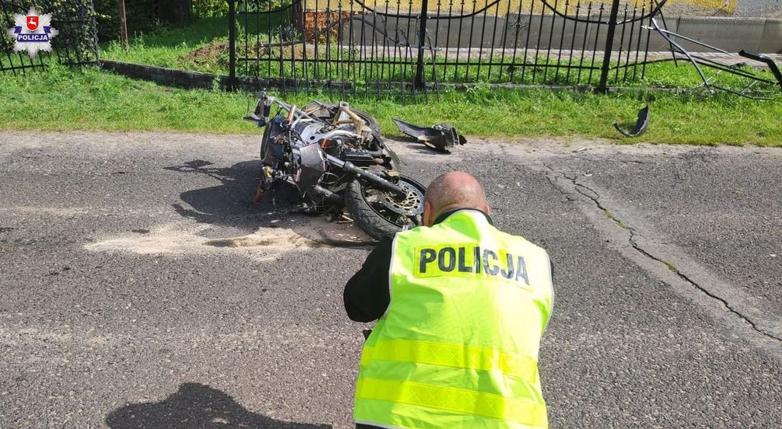 Śmiertelny wypadek 19-latka. Stracił panowanie nad motocyklem i wjechał w dom [FOTO]