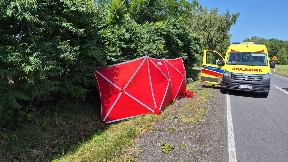 Śmiertelny wypadek motocyklisty. 28-latek wjechał w tył naczepy samochodu ciężarowego