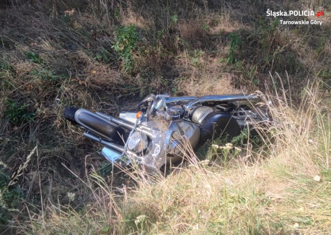 Śmiertelny wypadek motocyklisty. Kierujący yamahą stracił równowagę podczas wyprzedzania [ZDJĘCIA]