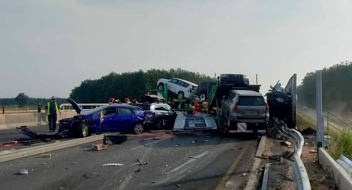 Śmiertelny wypadek na autostradzie A1. Droga zablokowana w obu kierunkach