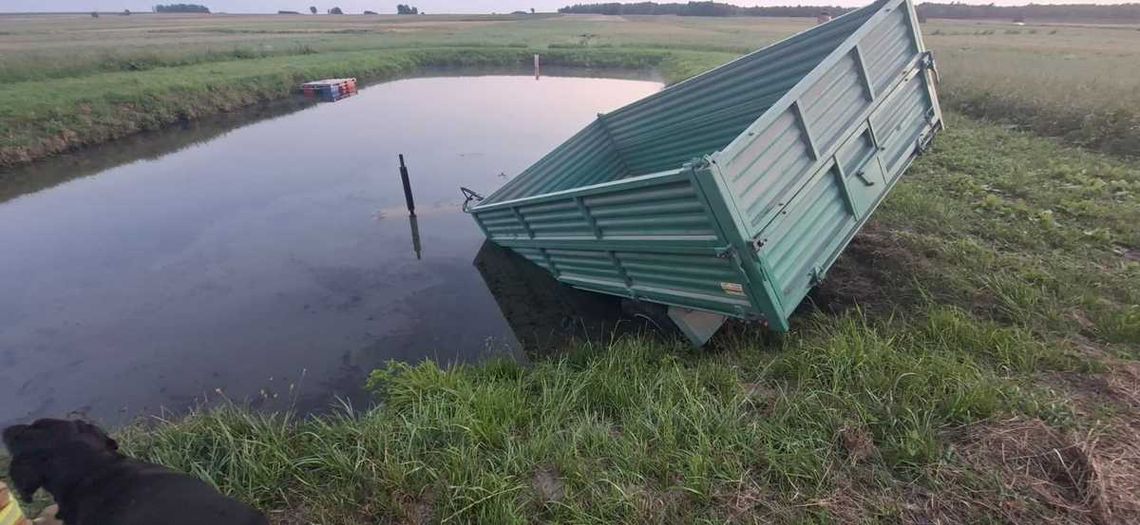 Śmiertelny wypadek podczas prac polowych. Ciągnik wjechał do stawu, rolnik utonął
