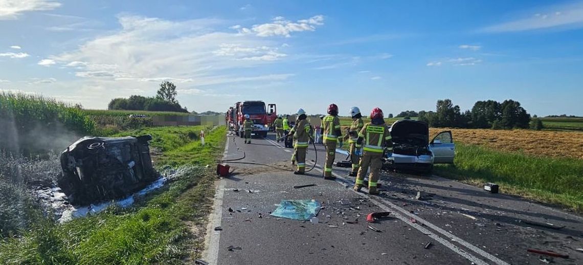 Śmigłowiec LPR lądował na DW-863. Cztery osoby ranne po zderzeniu czołowym dwóch osobówek