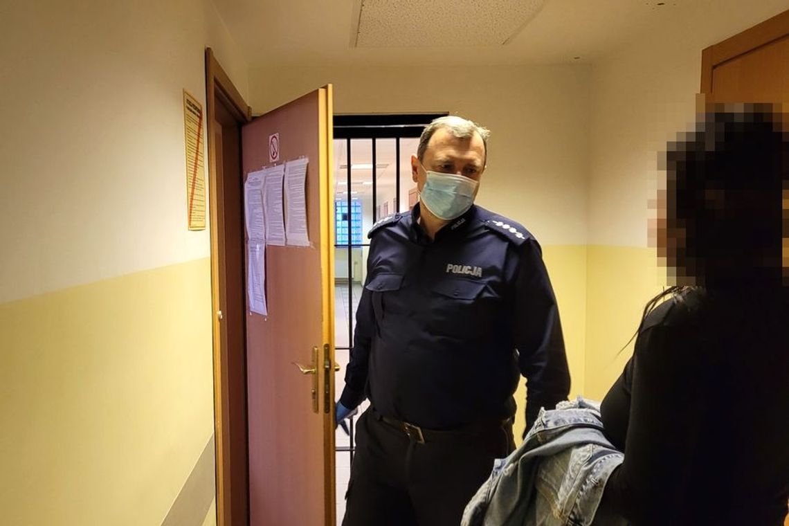 Sopot: Nawalona parka zrobiła awanturę w hotelu. Gdy przyjechali policjanci, on rzucił się na nich z łapami