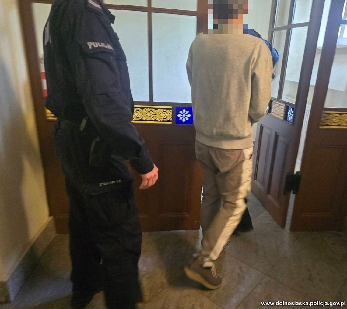 Sprawca gwałtu zatrzymany po 11 latach. Zgubił go niedopałek papierosa z DNA