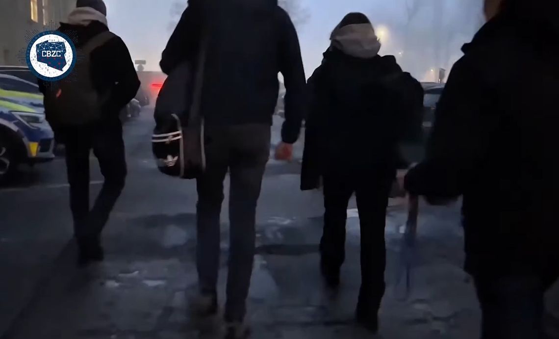 Sprzedawali narkotyki przez szyfrowane komunikaty. Wielkie uderzenie CBZC, 27 osób w rękach policji!