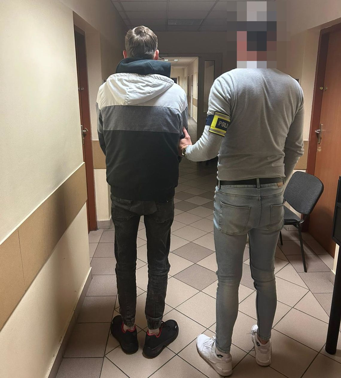 Sprzedawca wezwał policję do agresywnego klienta. Okazało się, że wcześniej sam go pobił