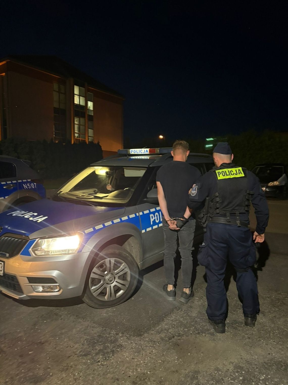 Stawił się na policję, bo źle wyprzedził rowerzystów. Już go nie puścili - 29-latek trafił do więzienia