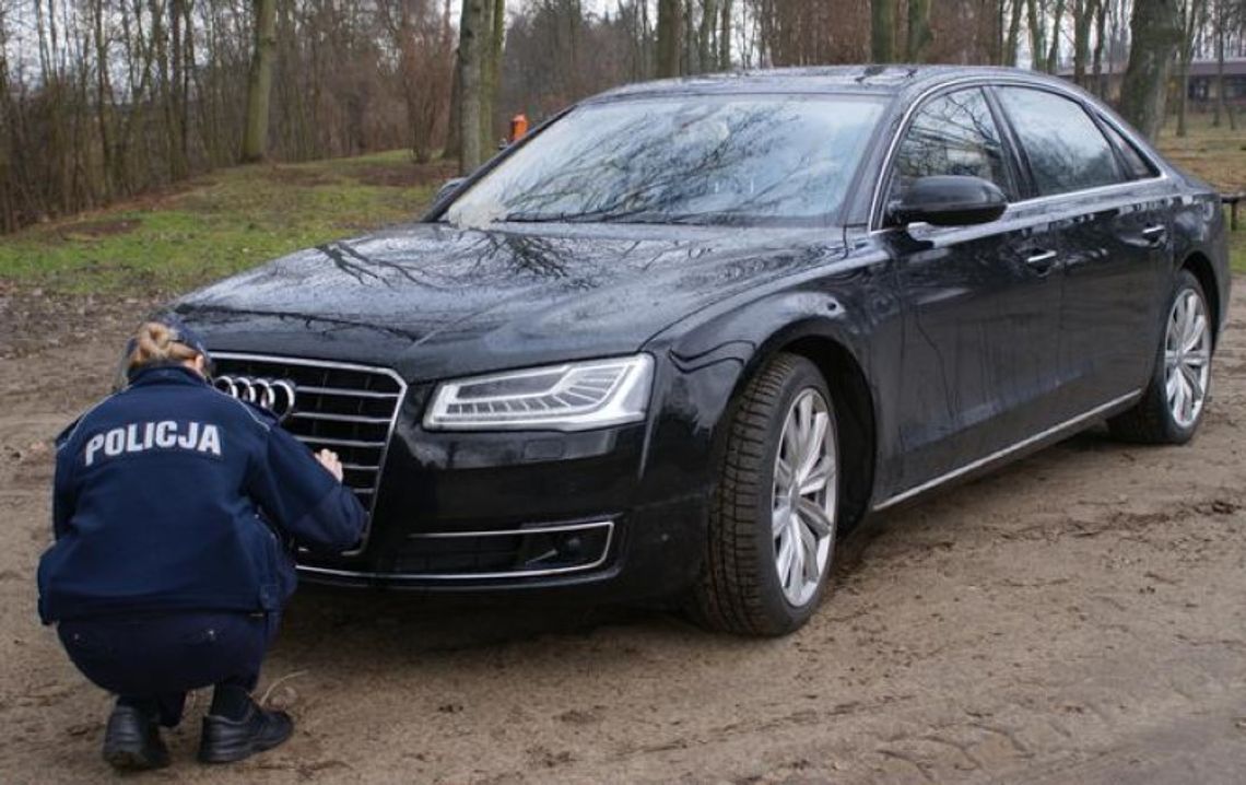 Stracił prawko dzień po jego odbiorze. 18-latek szalał na mieście audi A8