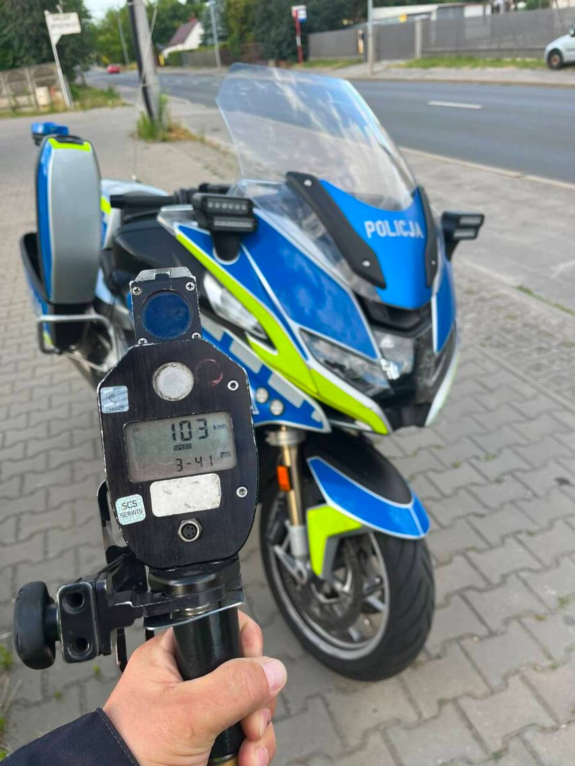 Stracił prawo jazdy kilka godzin po zdanym egzaminie. 17-latek ma też do zapłacenia 1500 zł Stracił prawo jazdy kilka godzin po zdanym egzaminie. 17-latek ma też do zapłacenia 1500 zł