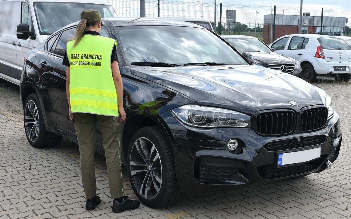 Straż graniczna ujawniła "sklonowane" BMW warte 220 tysięcy złotych. Kierowca został przesłuchany