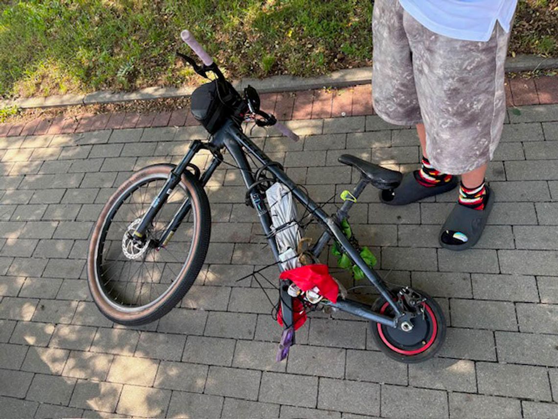 Stworzył jeżdżącego potworka i pospinał go trytkami. 12-latek śmigał tym po kurorcie