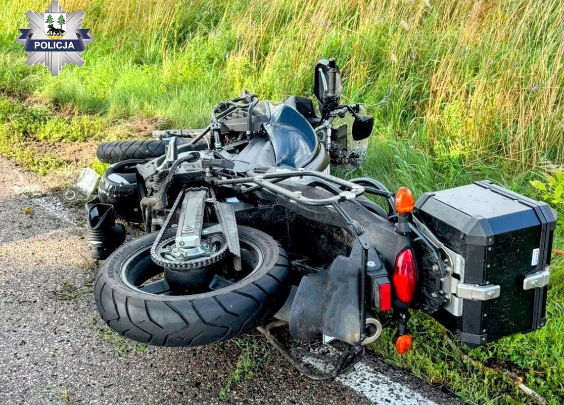 Suzuki wypadło z drogi i uderzyło w drzewo. Ratownikom nie udało się ocalić życia kierowcy Suzuki wypadło z drogi i uderzyło w drzewo. Ratownikom nie udało się ocalić życia kierowcy