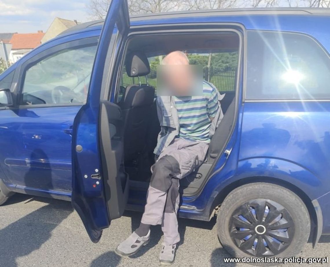 Świadek wyrwał kluczyki pijanemu Ukraińcowi. 49-latek miał prawie 3 promile. Dostał zakaz, stracił samochód i musi zapłacić