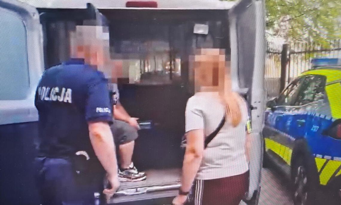 Szajka Gruzinów seryjnie okradała samochody metodą "na walizkę". Trzech mężczyzn aresztowanych Szajka Gruzinów seryjnie okradała samochody metodą "na walizkę". Trzech mężczyzn aresztowanych