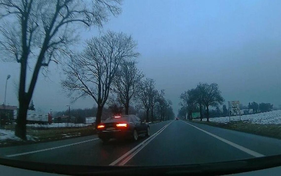 Szaleńcza jazda 19-latki. Dziewczyna pożegnała się z prawem jazdy