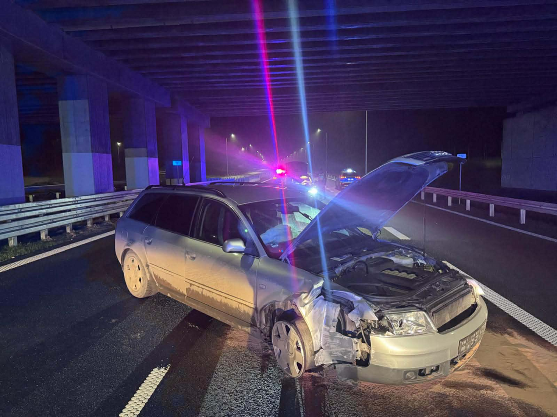Szaleńcza ucieczka kierowcy audi. Po zatrzymaniu powiedział policjantom, że "chciał się pobawić" Szaleńcza ucieczka kierowcy audi. Po zatrzymaniu powiedział policjantom, że "chciał się pobawić"