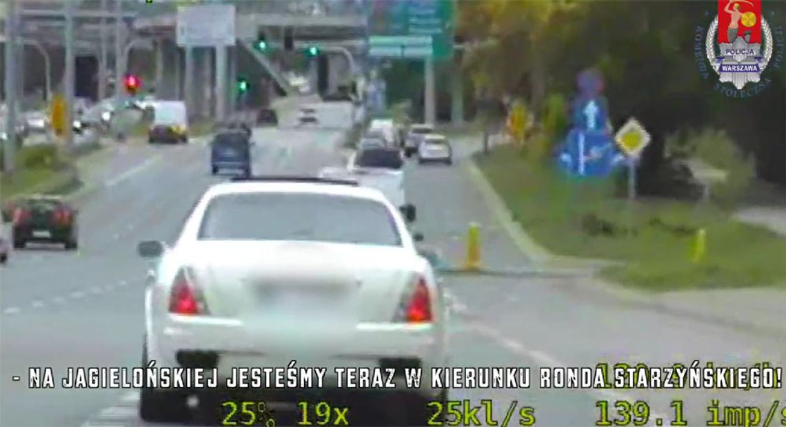 Szaleńcza ucieczka pijanego kierowcy maserati zakończona dzwonem i glebą. WIDEO