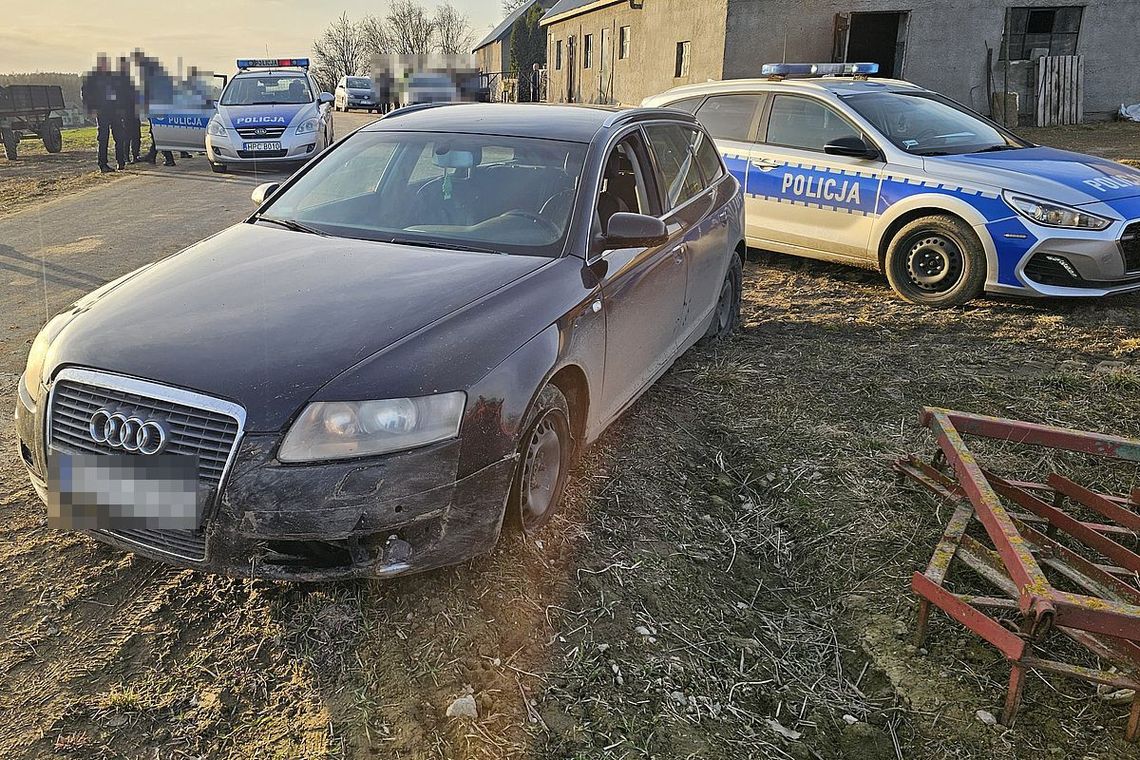 Szaleńczy pościg i iskry na asfalcie. Przebił wszystkie opony na kolczatce, ale nie chciał odpuścić
