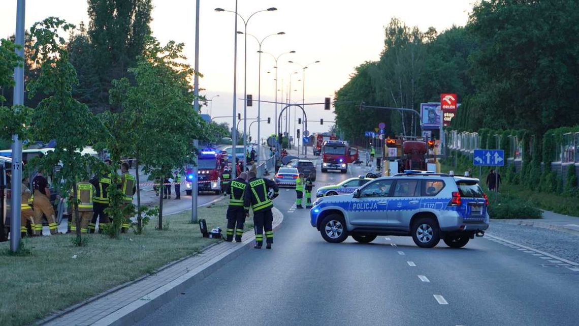 Szarża pijanego kierowcy zakończona wypadkiem z kilkoma autami i autobusem [WIDEO]