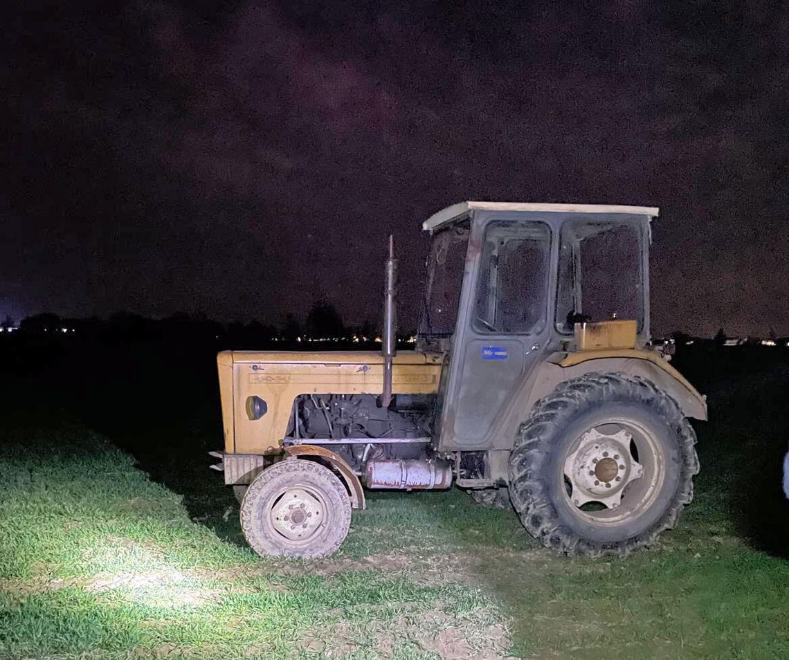 Szarża pijanego traktorzysty. Próbował rozjechać policjanta na polu
