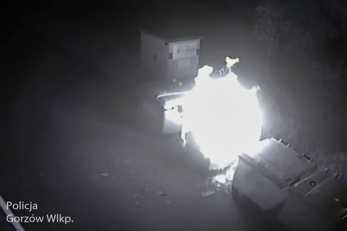 Szedł przez miasto i podpalał śmietniki. Nie potrafił wyjaśnić, dlaczego to zrobił