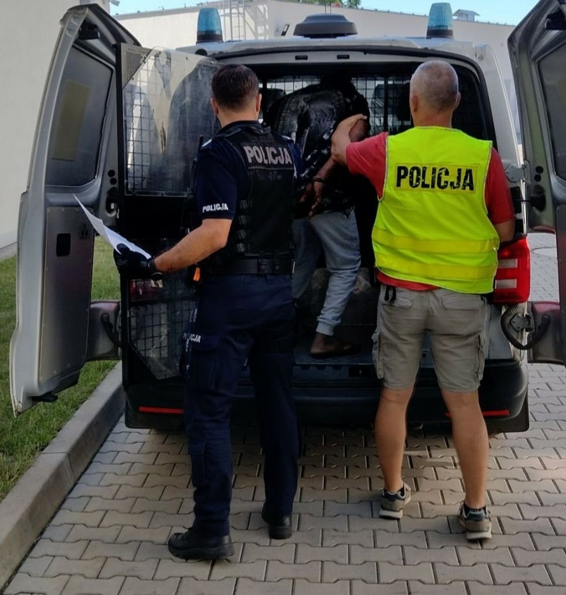 Szokujące sceny na basenie. Hindus obmacywał małe dziewczynki, rodzice wezwali policję