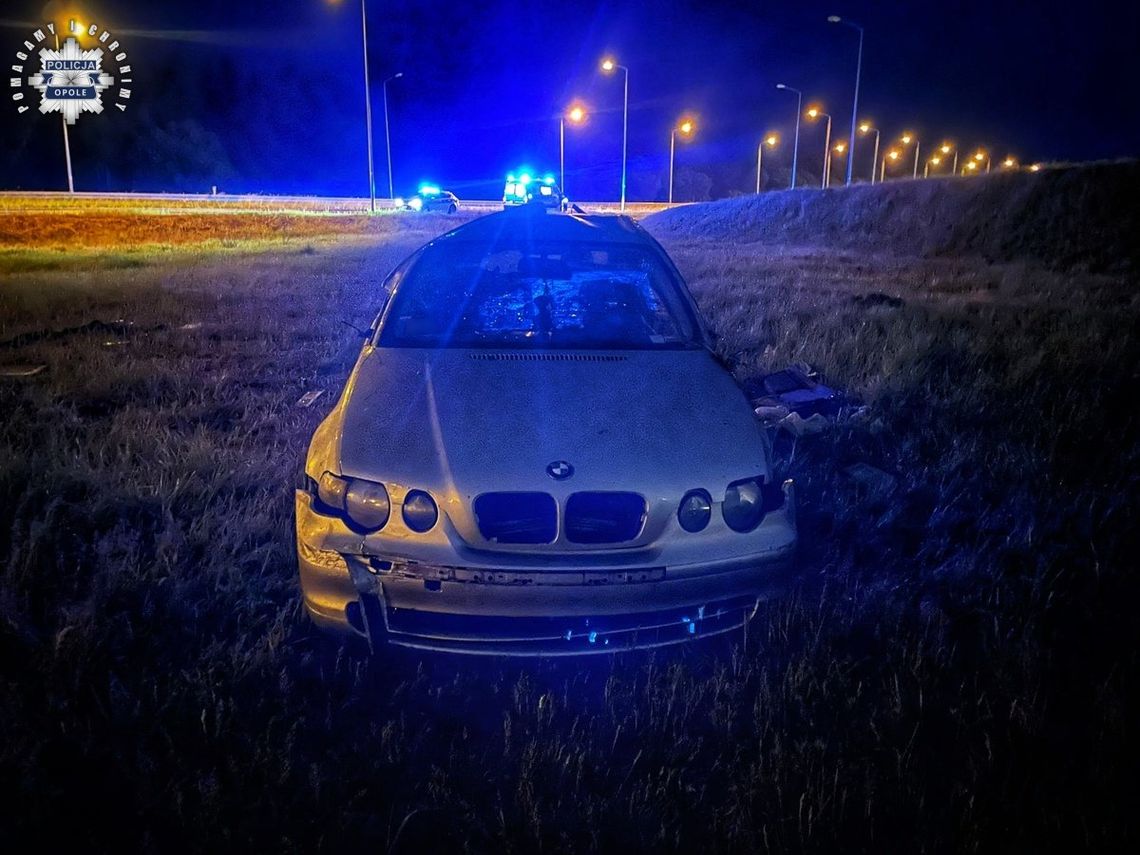 Szybka i pijana 19-latka rozbiła bmw w rowie. Jej koleżanki zostały ranne