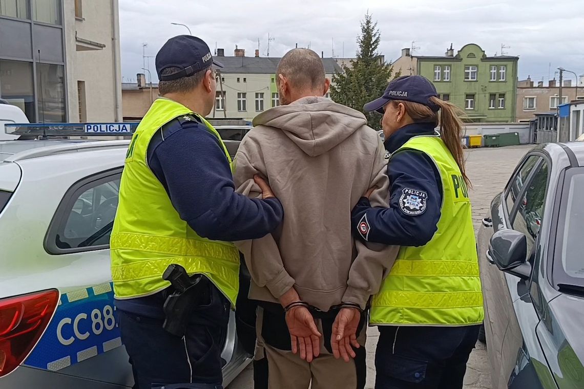Tirowiec dorabiał kradnąc w marketach. Parkował ciężarówkę i na "robotę" dojeżdżał rowerem