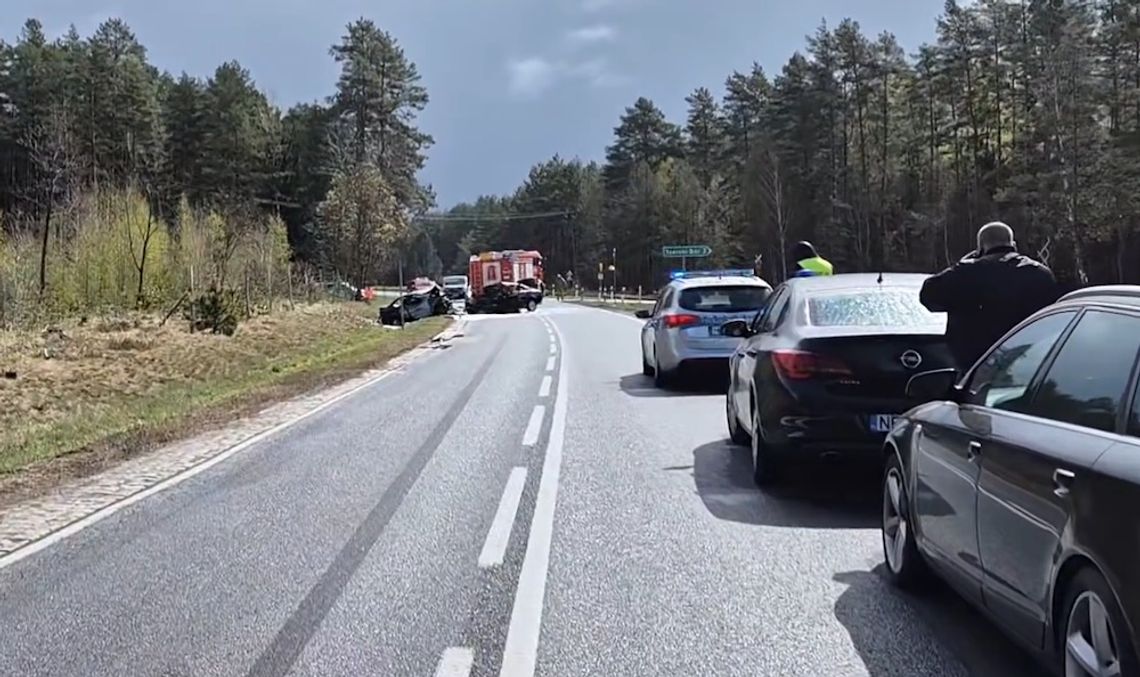Tragedia na Mazurach. Samochody spłonęły po zderzeniu, obaj kierowcy zginęli