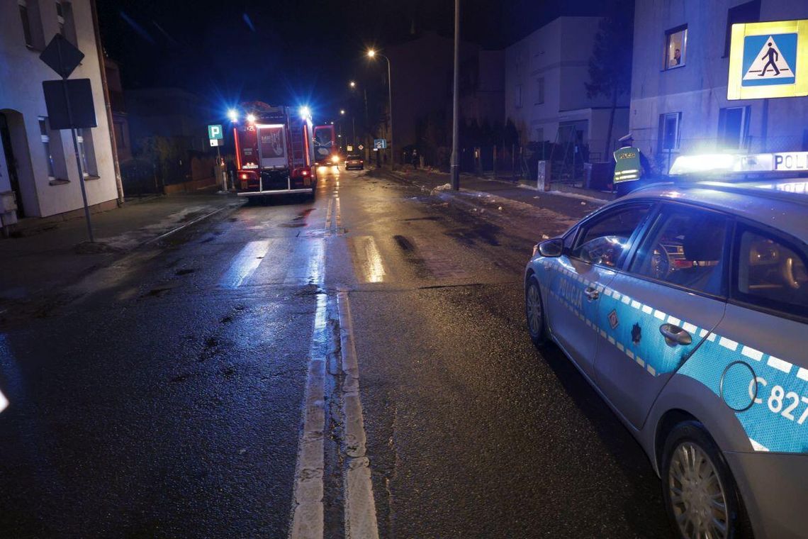 Tragedia w Inowrocławiu: Pieszy zmarł w szpitalu. Policja zatrzymała kierowcę Peugeota
