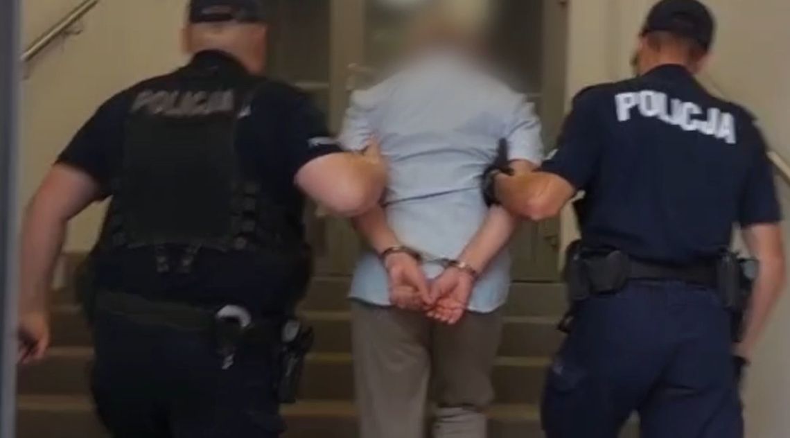 Tragiczny finał awantury rodzinnej. Ojciec śmiertelnie ranił nożem 40-letniego syna