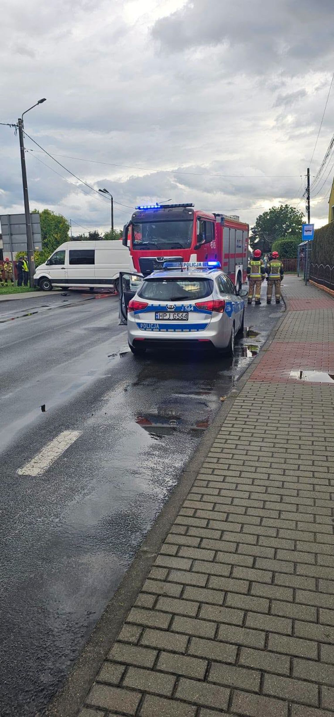 Tragiczny finał zderzenia busa z motocyklem. 27-latek zginął na miejscu Tragiczny finał zderzenia busa z motocyklem. 27-latek zginął na miejscu