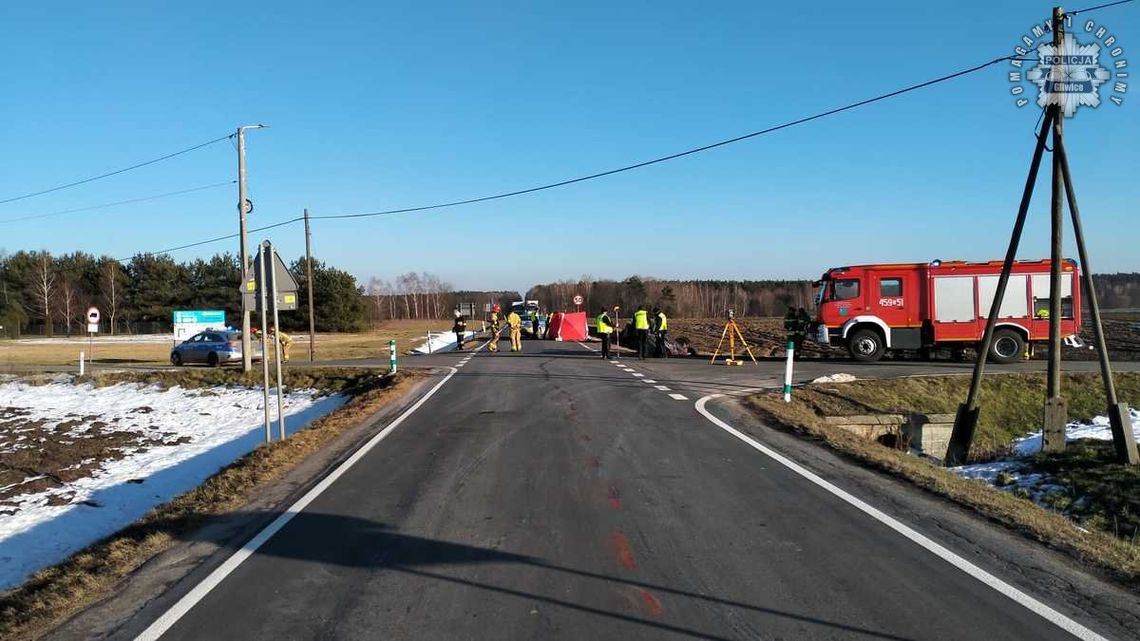 Tragiczny finał zderzenia dwóch samochodów osobowych. W wypadku zginął 81-letni kierowca