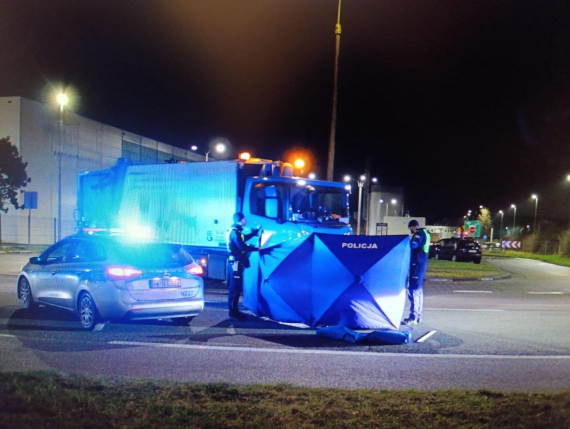 Tragiczny poranek na Pomorzu. Doszło do dwóch wypadków śmiertelnych z udziałem rowerzysty i pieszego Tragiczny poranek na Pomorzu. Doszło do dwóch wypadków śmiertelnych z udziałem rowerzysty i pieszego