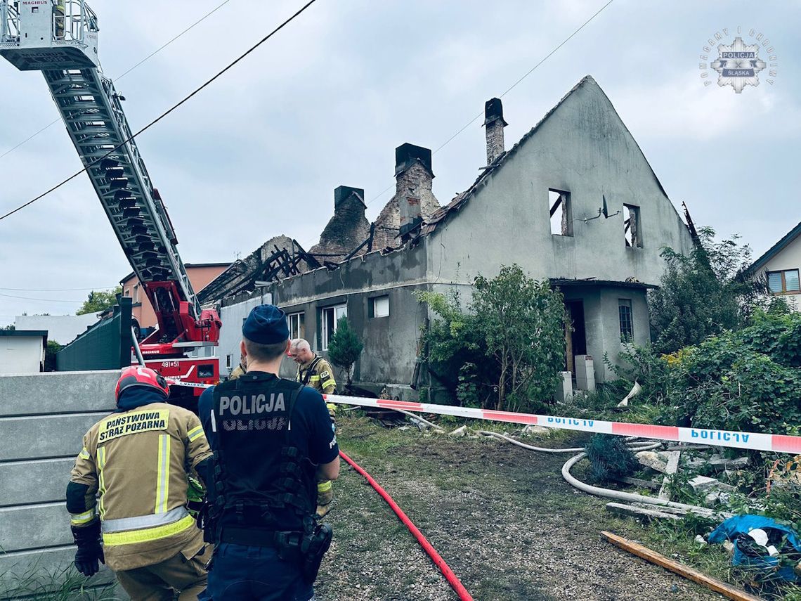 Tragiczny pożar domu jednorodzinnego w Jaworznie. W zgliszczach znaleziono ciała dwóch mężczyzn