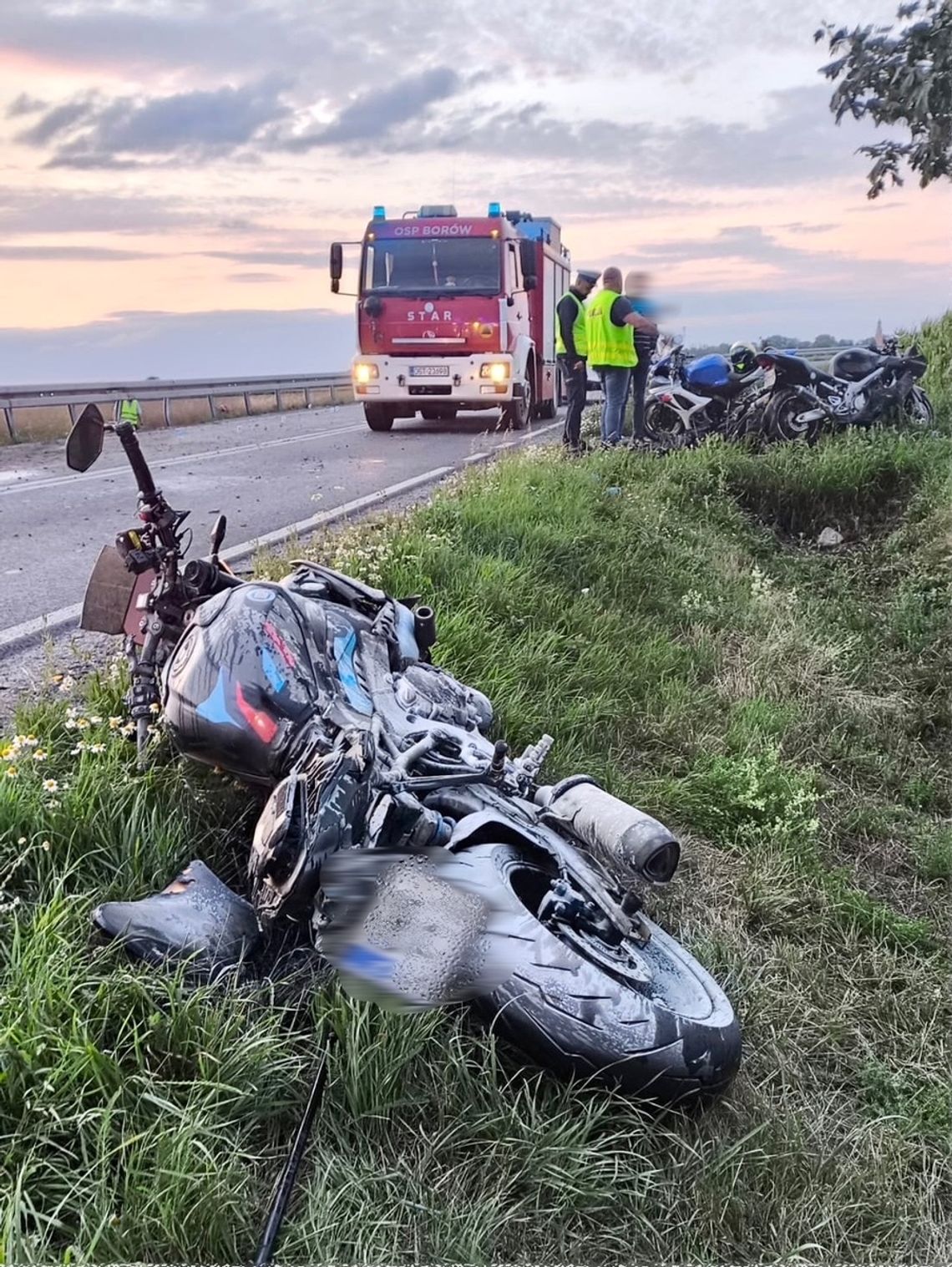 Tragiczny wypadek motocyklisty. 38-latek uderzył w barierę i zginął na miejscu