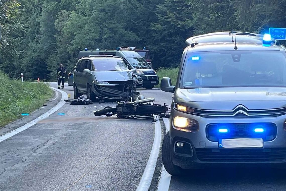 Tragiczny wypadek motocyklisty. Zjechał na czołówkę z osobówką, lekarzom nie udało się go uratować