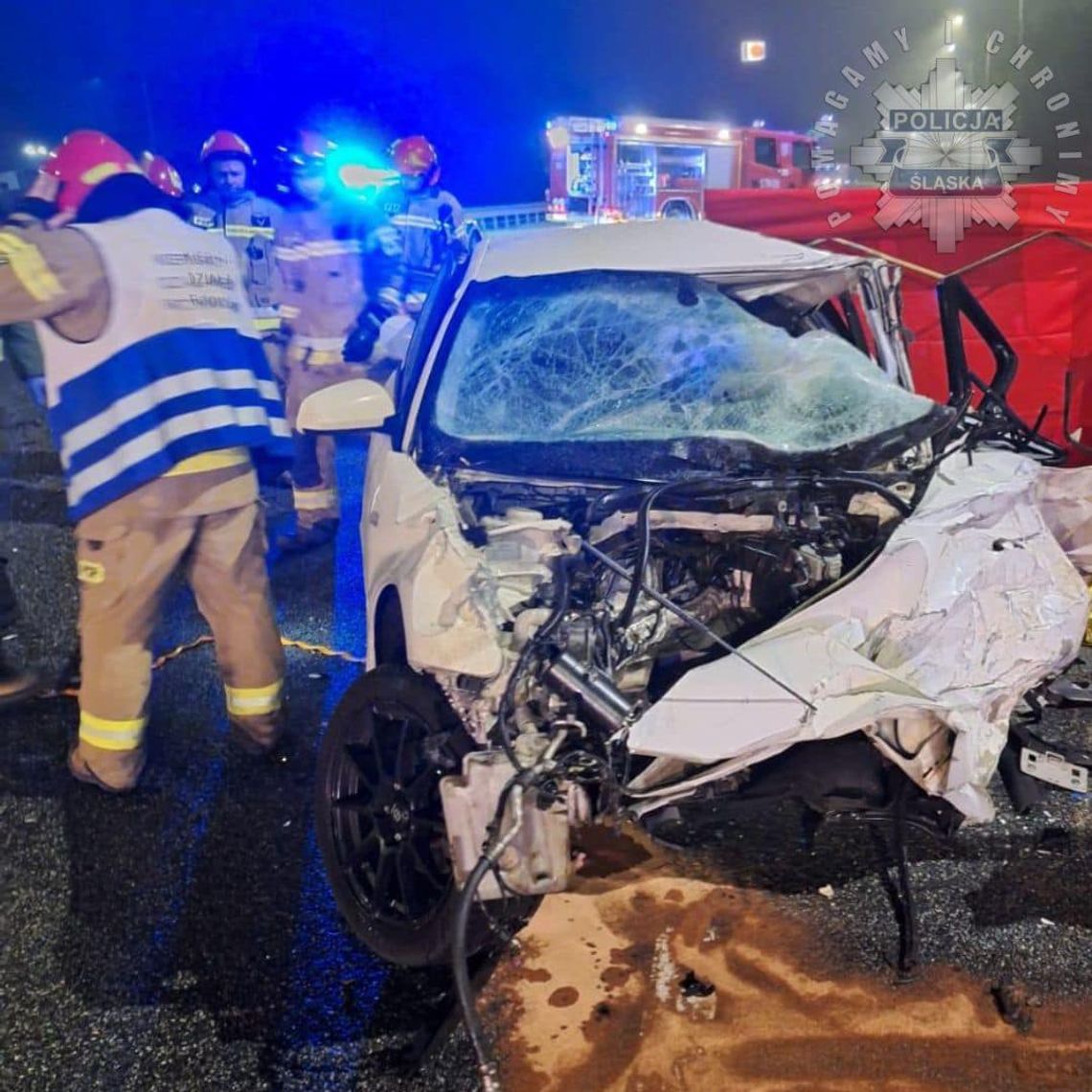 Tragiczny wypadek na autostradzie A4. Kierowca z Hiszpanii jechał pod prąd i zderzył się czołowo z dostawczakiem