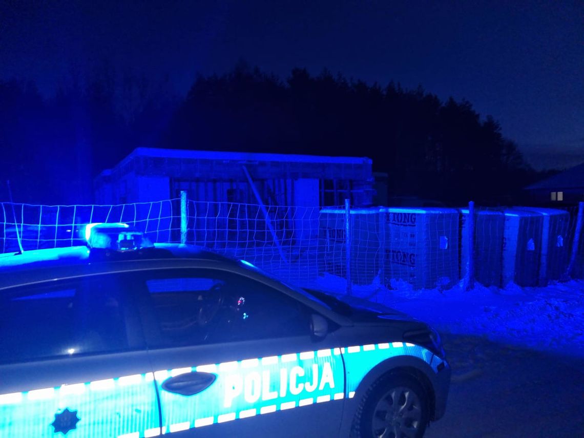 Tragiczny wypadek na budowie domu. 40-letni mężczyzna wciągnięty przez maszynę do odwiertów
