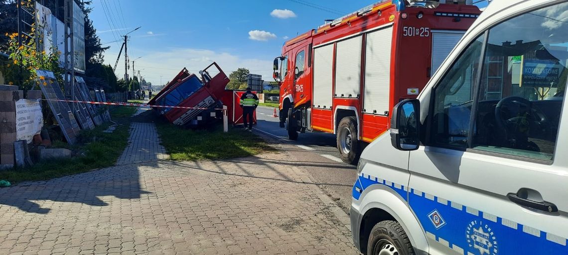 Tragiczny wypadek na Podkarpaciu. 19-letnia dziewczyna zginęła pod kołami ciężarówki [FOTO]