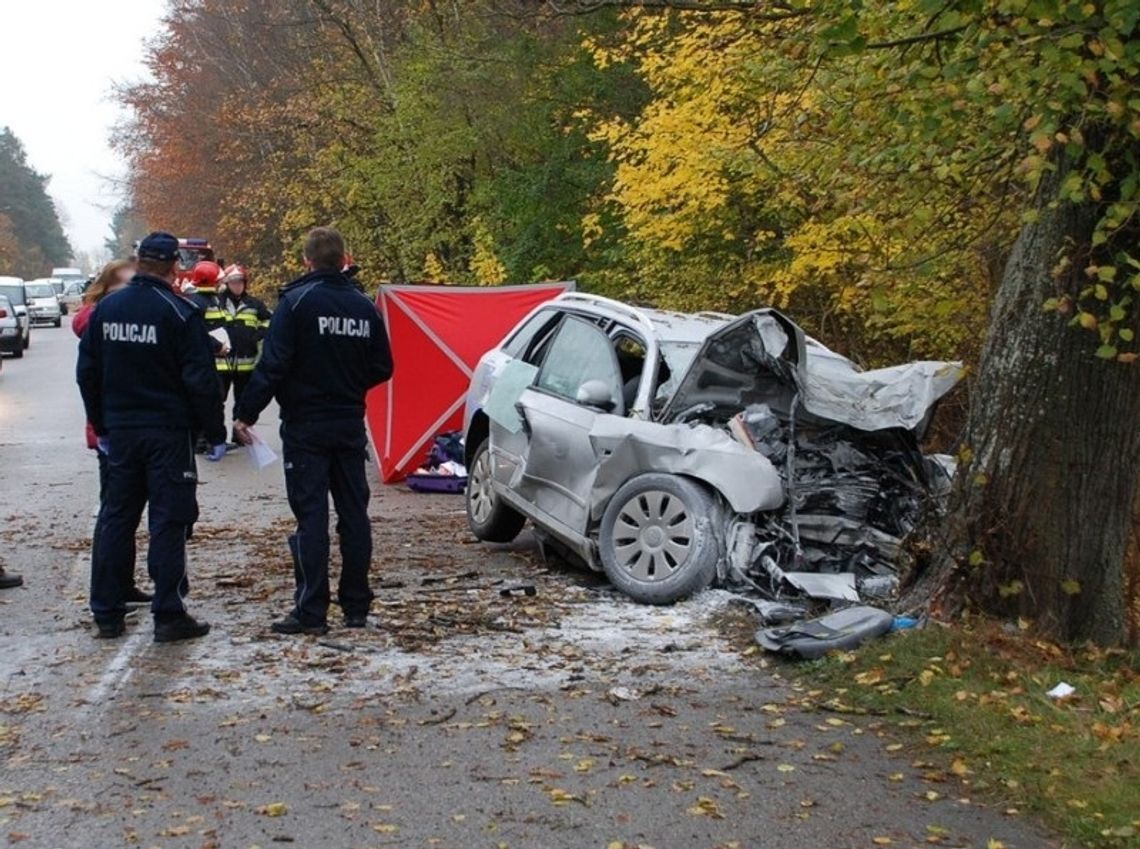 Tragiczny wypadek na Pomorzu. Nie żyje 34-letni mężczyzna, matka z dzieckiem trafiła do szpitala