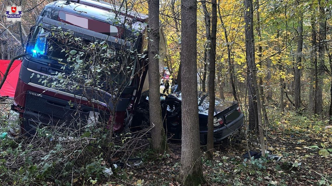 Tragiczny wypadek w kolejce do przejścia granicznego. Zginął kierowca ciężarówki Tragiczny wypadek w kolejce do przejścia granicznego. Zginął kierowca ciężarówki