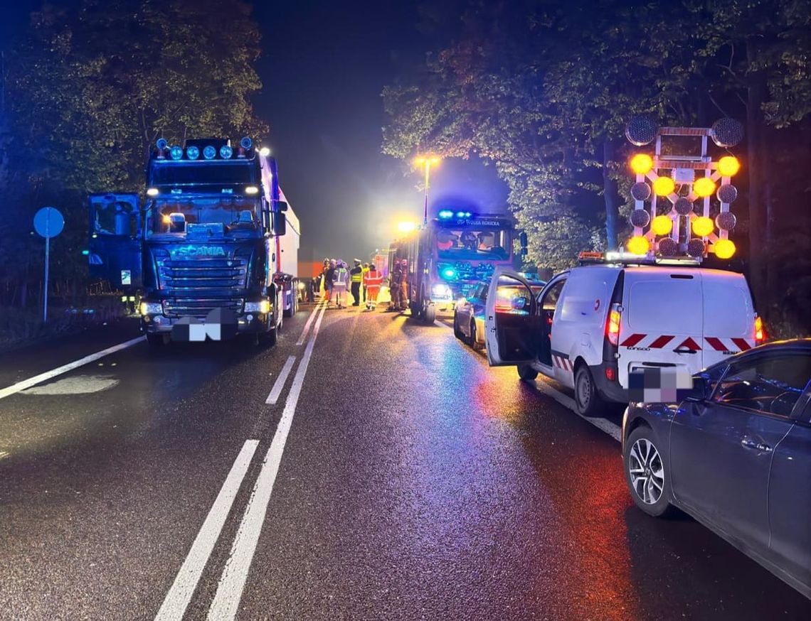 Tragiczny wypadek z udziałem dwóch ciężarówek na drodze krajowej. Zginął kierowca mana [FOTO]