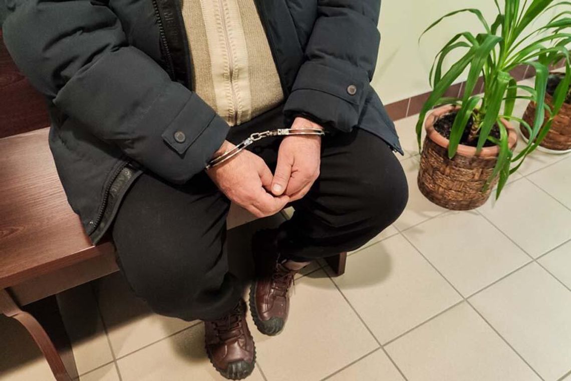 Traktował niepełnosprawnego Rosjanina jak maszynkę do zarabiania pieniędzy. Mężczyzna zmuszał go do żebractwa Traktował niepełnosprawnego Rosjanina jak maszynkę do zarabiania pieniędzy. Mężczyzna zmuszał go do żebractwa