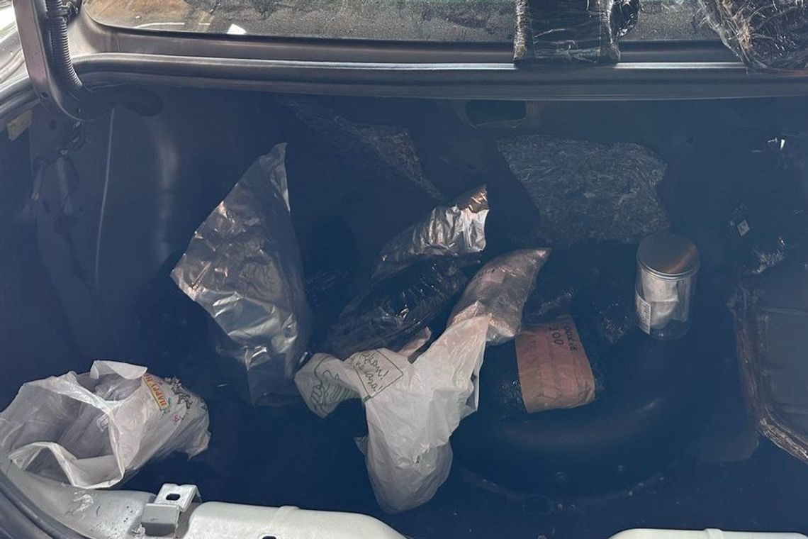 Troje zatrzymanych do przemytu narkotyków z Hiszpanii. Policjanci od dawna pracują nad sprawą