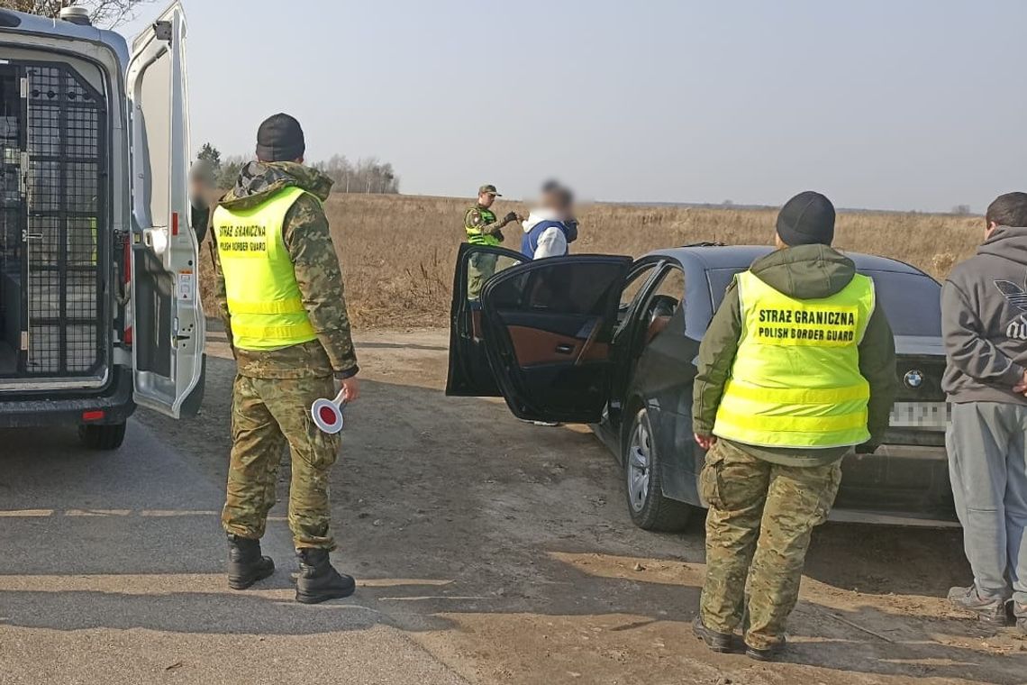 Trzech obywateli Ukrainy przewoziło Afgańczyków przez Polskę. Zatrzymani po akcji Straży Granicznej Trzech obywateli Ukrainy przewoziło Afgańczyków przez Polskę. Zatrzymani po akcji Straży Granicznej