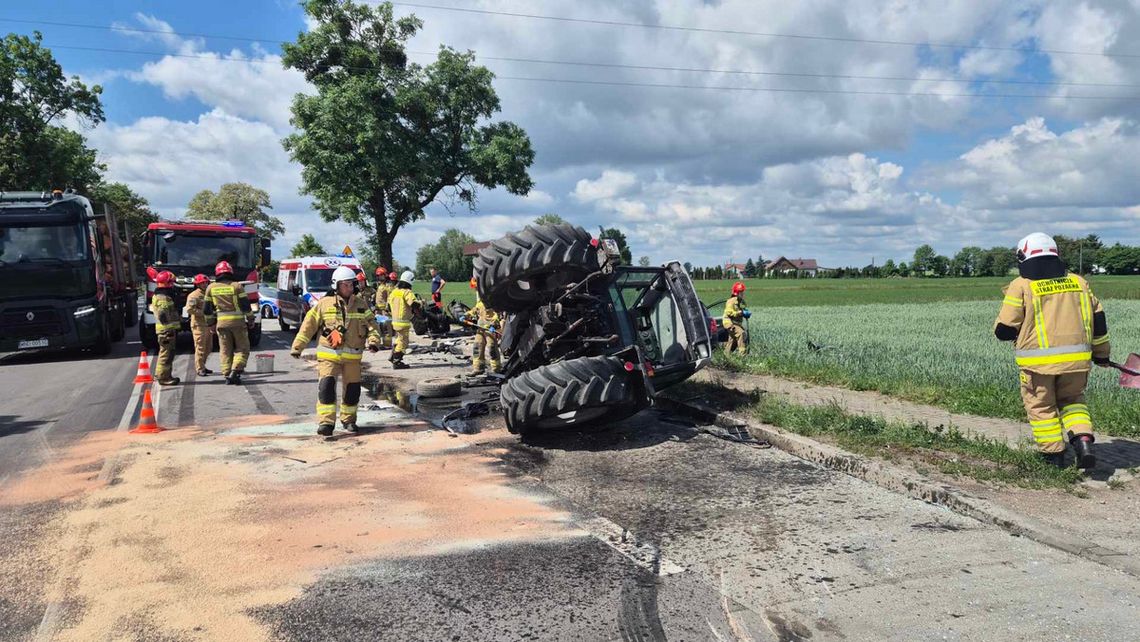 Trzy promile i dożywotni zakaz. Pijany traktorzysta staranował peugeota z 3-letnim dzieckiem