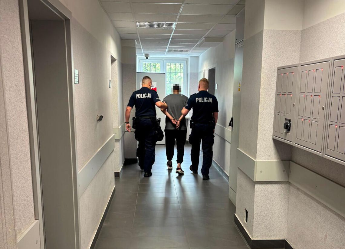 Trzy razy podpalał budynek, w którym przebywali ludzie. 22-latek trafił do aresztu