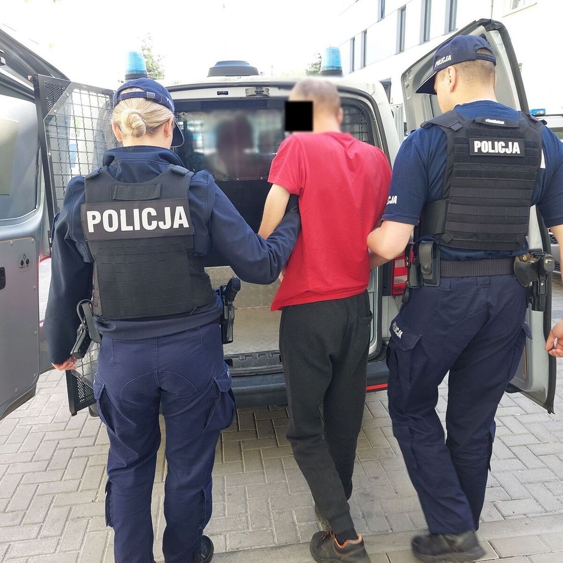 Trzymał nóż i groził własnemu ojcu, że zaraz go zabije. Koszmar w tym domu trwał od dawna Trzymał nóż i groził własnemu ojcu, że zaraz go zabije. Koszmar w tym domu trwał od dawna